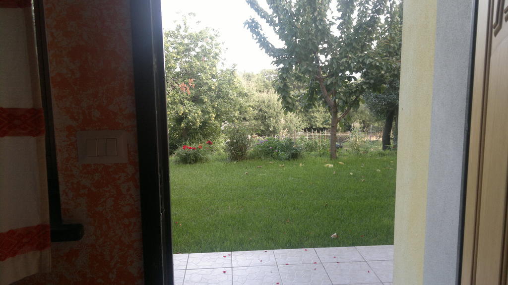 Agriturismo Francadu Villa Санту Лусурджу Стая снимка