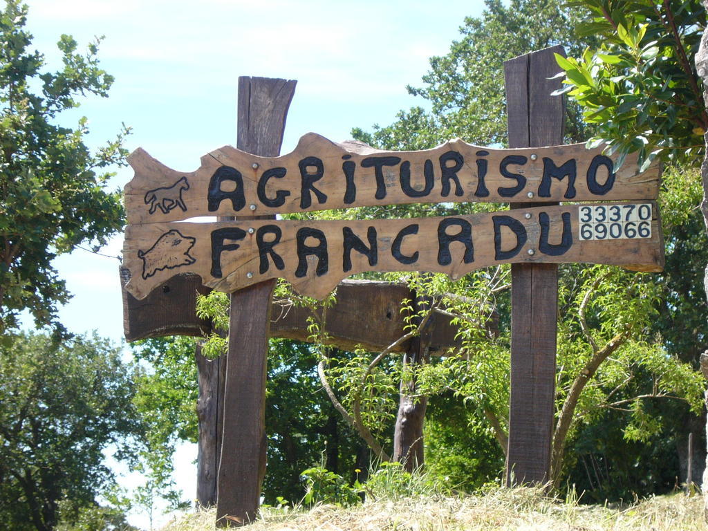 Agriturismo Francadu Villa Санту Лусурджу Екстериор снимка